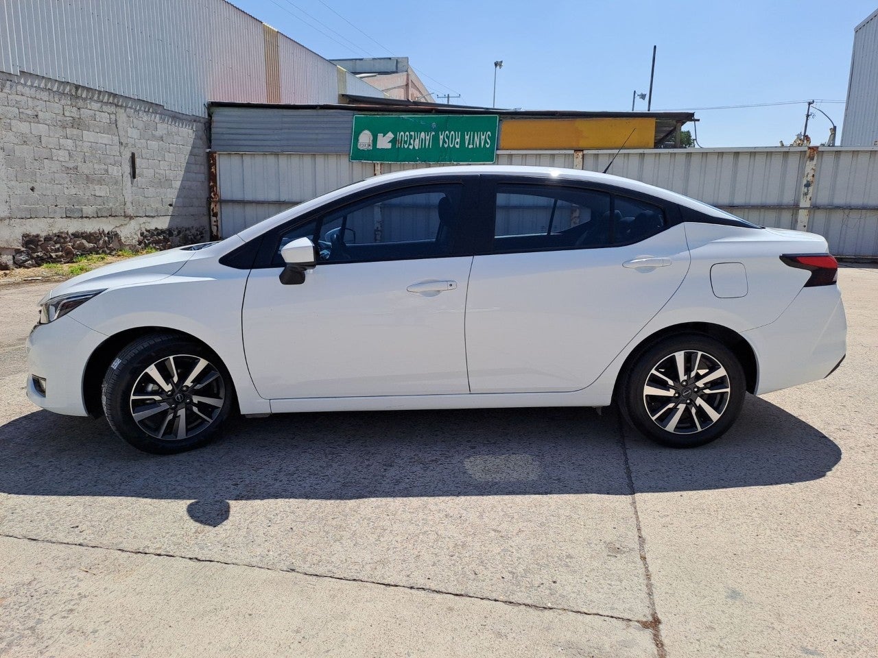 2025 Nissan VERSA ADVANCE CVT 25