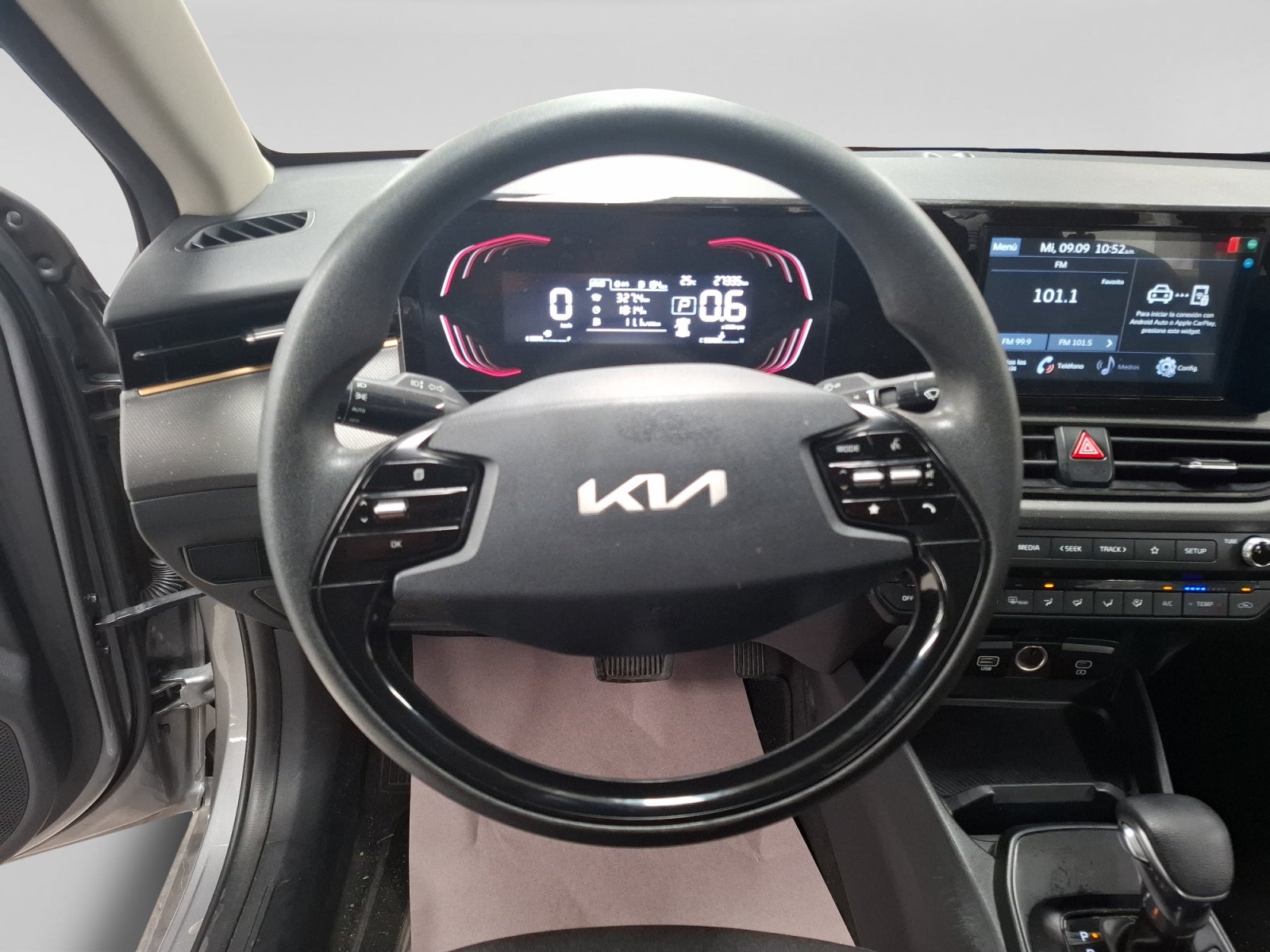 2024 Kia K3 LX AT
