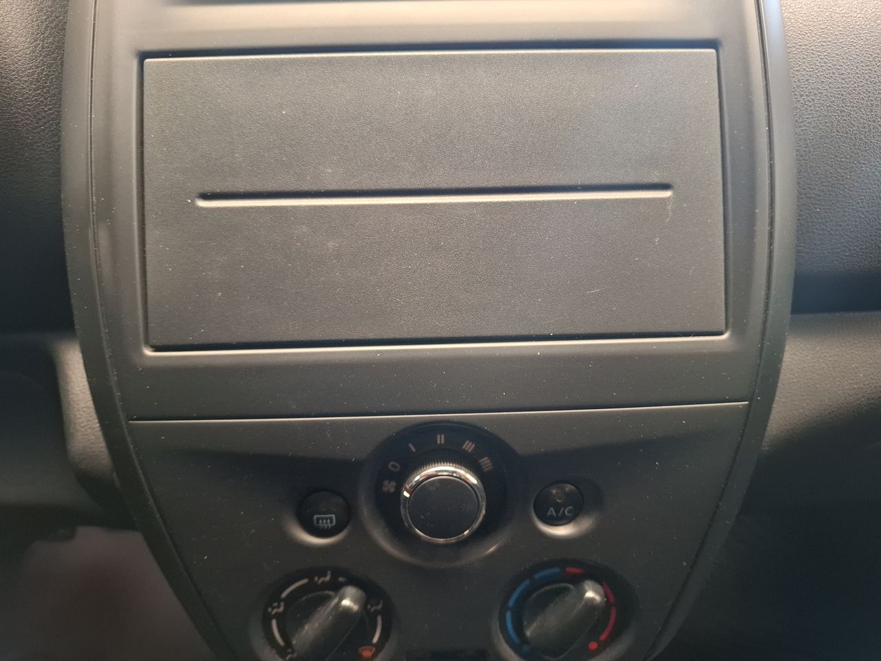 2018 Nissan VERSA DRIVE MT AC